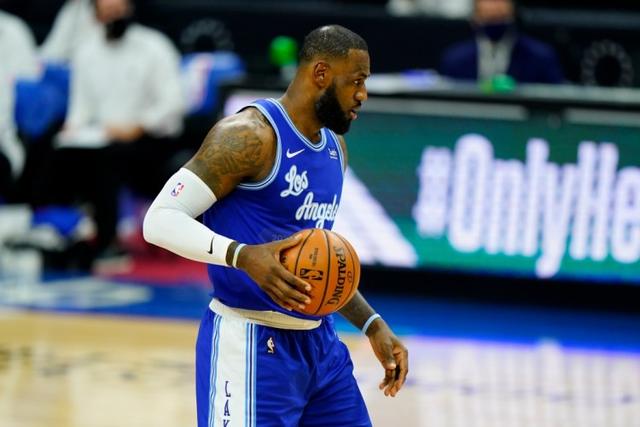 王哲林24+17布莱德索26分 上海终结新疆6连胜